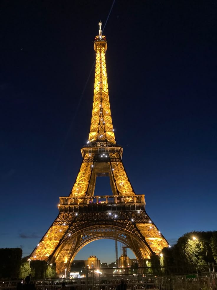 Hình ảnh tháp Eiffel về đêm đẹp